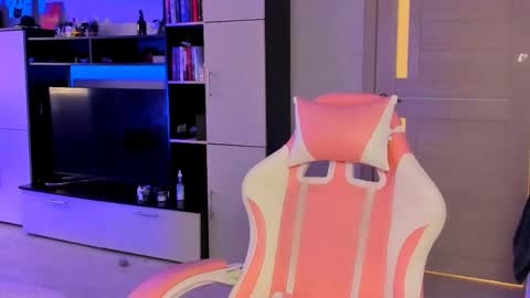 ms_emily_ online show from 05.29.26