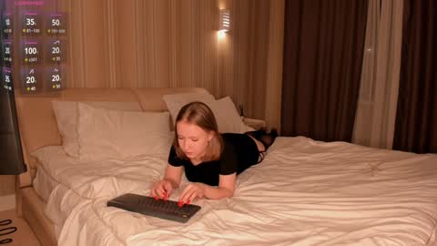 Snapshot of ms_evasweet chatting on 12.16.24 Eva 3 online show from 12.16.24