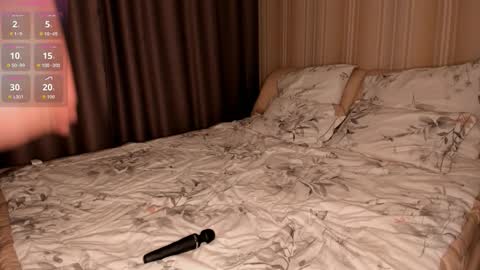 Snapshot of ms_evasweet chatting on 09.16.25 Eva 3 online show from 09.16.25