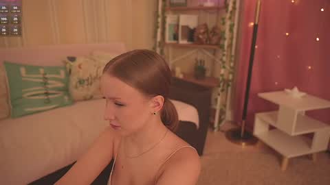 Snapshot of ms_evasweet chatting on 05.18.26 Eva 3 online show from 05.18.26