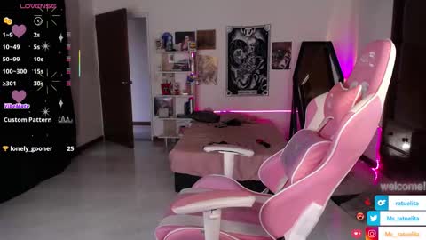 Snapshot of ms_ratuelita chatting on 02.26.26 Manuela3 online show from 02.26.26