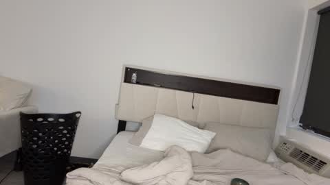 mskitty000 online show from 12.19.25