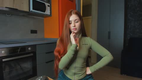 Snapshot of msmexika chatting on 01.21.25 Lucy online show from 01.21.25