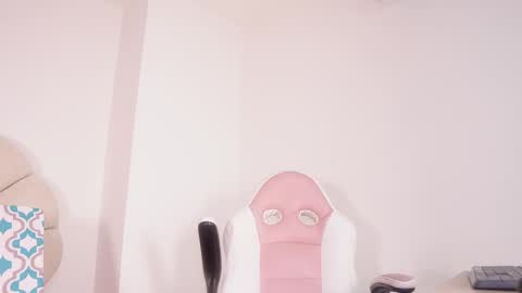 Snapshot of mssburbuja chatting on 10.28.25 Manuela online show from 10.28.25