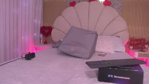 Manuela  online show from 02.19.26