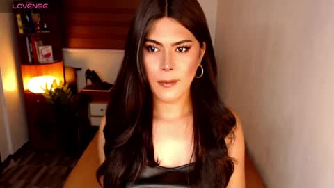 Snapshot of msveeyxo1 chatting on 05.27.26 Veey online show from 05.27.26