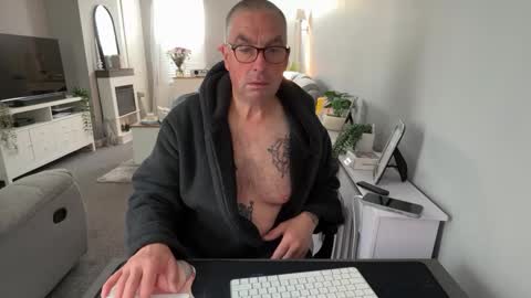 Snapshot of mtb1697 chatting on 10.02.25 mtb1697 online show from 10.02.25