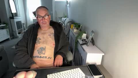 Snapshot of mtb1697 chatting on 10.03.25 mtb1697 online show from 10.03.25