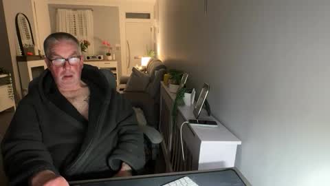 Snapshot of mtb1697 chatting on 10.19.25 mtb1697 online show from 10.19.25