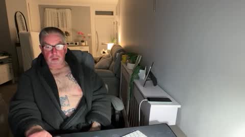 Snapshot of mtb1697 chatting on 10.27.25 mtb1697 online show from 10.27.25