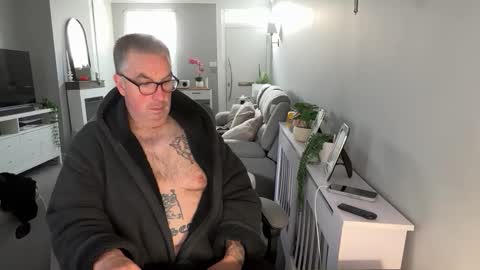 Snapshot of mtb1697 chatting on 10.30.25 mtb1697 online show from 10.30.25