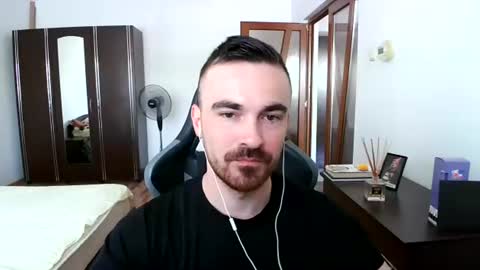Snapshot of mu5clemania chatting on 06.27.26 Victor online show from 06.27.26