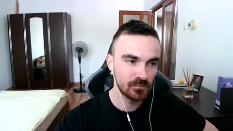 Snapshot of mu5clemania chatting on 06.27.26 Victor online show from 06.27.26