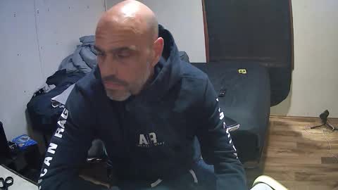 Muffdiver online show from 04.19.26