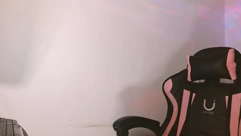 yuli online show from 11.25.25