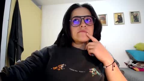 Snapshot of multiorgasmic_6 chatting on 10.10.25 Dani and Alex online show from 10.10.25