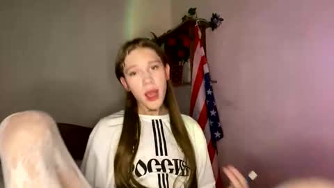 Snapshot of mun_poli chatting on 09.20.25 Polik online show from 09.20.25