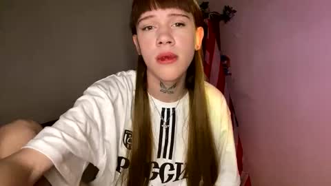 Snapshot of mun_poli chatting on 09.21.25 Polik online show from 09.21.25