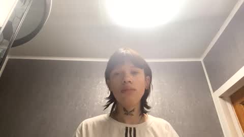 Snapshot of mun_poli chatting on 10.25.25 Polik online show from 10.25.25