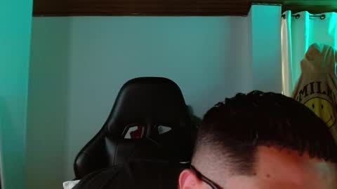 Snapshot of muscle_cock32 chatting on 09.23.25 David Big online show from 09.23.25