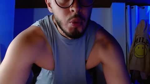 Snapshot of muscle_cock32 chatting on 09.25.25 David Big online show from 09.25.25