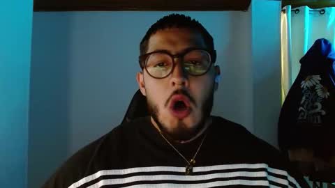 Snapshot of muscle_cock32 chatting on 09.30.25 David Big online show from 09.30.25