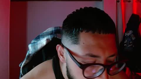 Snapshot of muscle_cock32 chatting on 10.12.25 David Big online show from 10.12.25