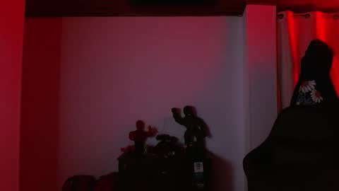 Snapshot of muscle_cock32 chatting on 10.21.25 David Big online show from 10.21.25