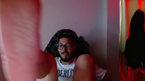 Snapshot of muscle_cock32 chatting on 10.24.25 David Big online show from 10.24.25