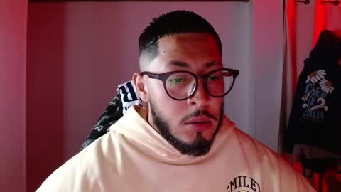 Snapshot of muscle_cock32 chatting on 10.27.25 David Big online show from 10.27.25