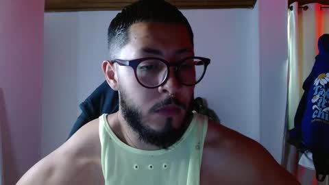 Snapshot of muscle_cock32 chatting on 11.04.25 David Big online show from 11.04.25