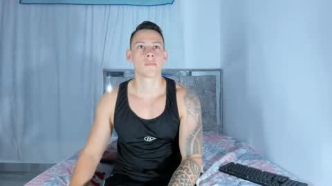 Snapshot of muscle_king_cum chatting on 01.28.25 muscle_king_cum online show from 01.28.25