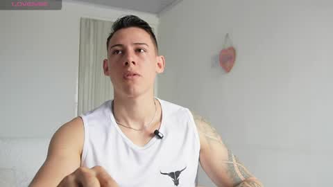 Snapshot of muscle_king_cum chatting on 04.28.26 muscle_king_cum online show from 04.28.26