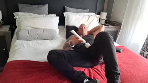 muscledaddy69s online show from 04.24.26