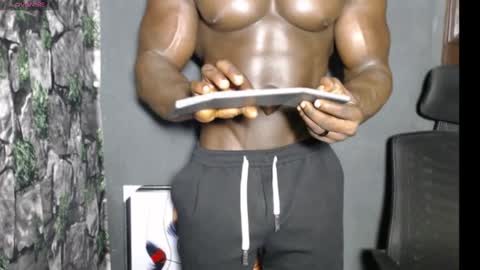 musclegod23 online show from 01.21.25