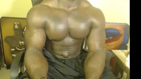 musclegod23 online show from 03.04.25