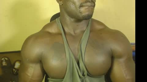 musclegod23 online show from 03.05.25