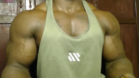 musclegod23 online show from 09.17.25