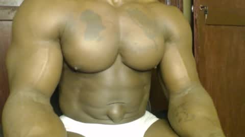 Snapshot of musclegodsammy23 chatting on 09.23.25 musclegod23 online show from 09.23.25