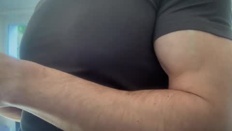 musclehair3 online show from 02.17.25