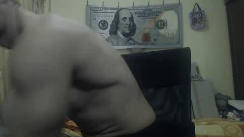 Snapshot of musculargod chatting on 12.24.24 SexyMuscled online show from 12.24.24