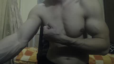 Snapshot of musculargod chatting on 01.15.25 SexyMuscled online show from 01.15.25