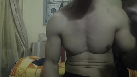 Snapshot of musculargod chatting on 01.16.25 SexyMuscled online show from 01.16.25