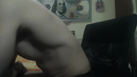 Snapshot of musculargod chatting on 02.09.25 SexyMuscled online show from 02.09.25