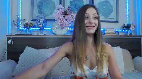 Luna  online show from 09.29.25