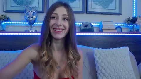 Luna  online show from 10.06.25