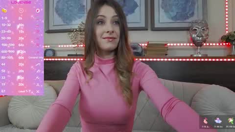 Luna  online show from 11.08.25