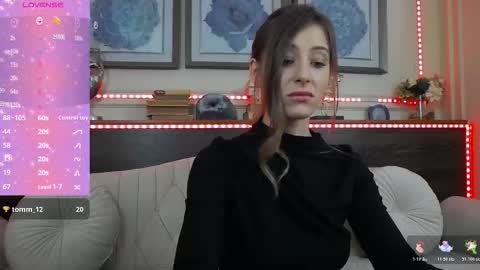 Luna  online show from 11.20.25