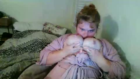 mushymummy000 online show from 10.15.25