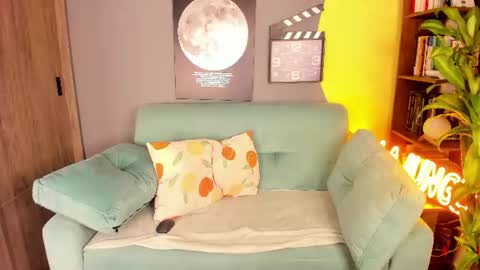 Snapshot of musicayluna chatting on 08.02.26 VALENTINA Luna online show from 08.02.26